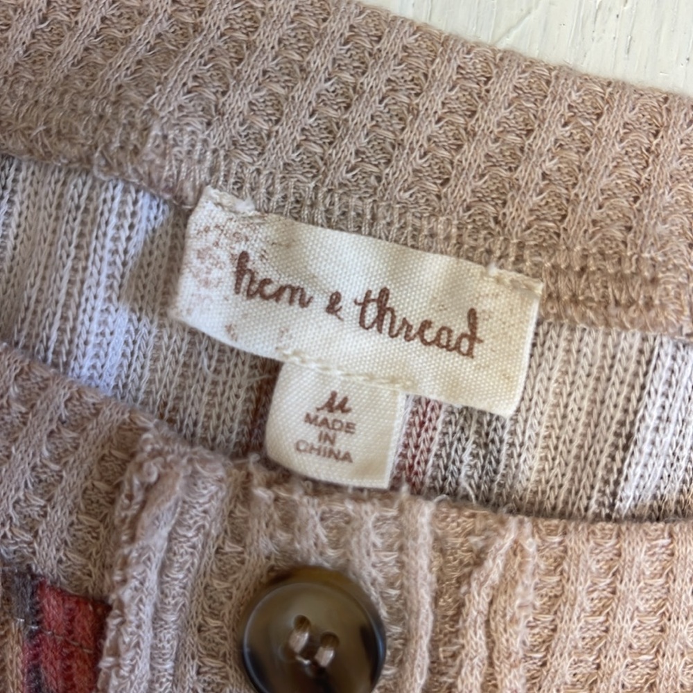 π5/$25 SALE!π Hem & Thread Striped Aztec Pattern Waffle Henley Top Sz M - Picture 2 of 10
